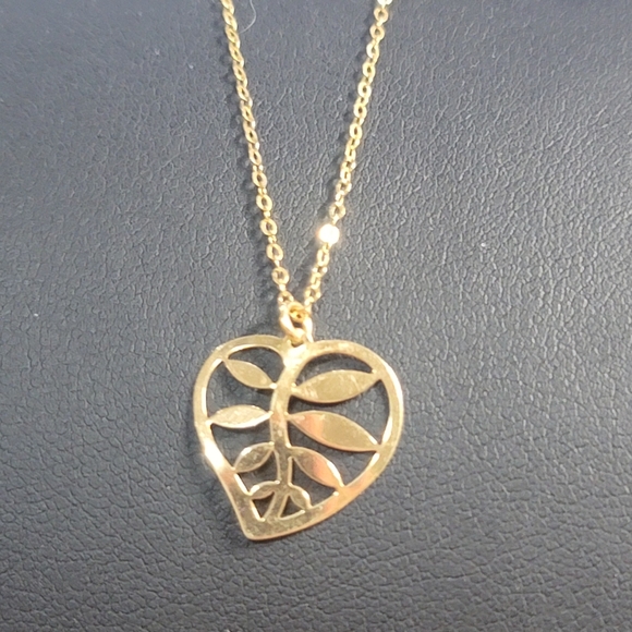 N130 14k Yellow Gold Open Leaf Necklace with Chain
